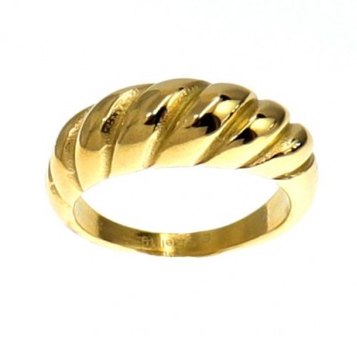 Δαχτυλίδι σε περίτεχνο σχέδιο